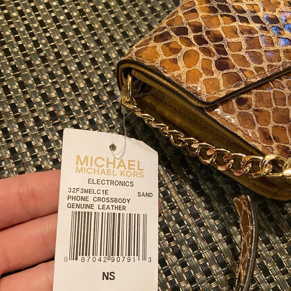 Michael Kors crossbody - Picture 2 of 6